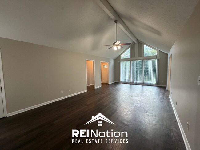 Building Photo - ACT FAST! 3BR/2BA in Birmingham | Vaulted Ceilings & Fireplace | 2-Car Garage!