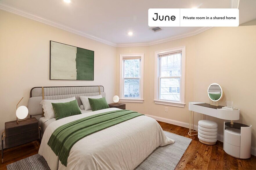Primary Photo - Private bedroom in 4 bed/1.5 bath Home