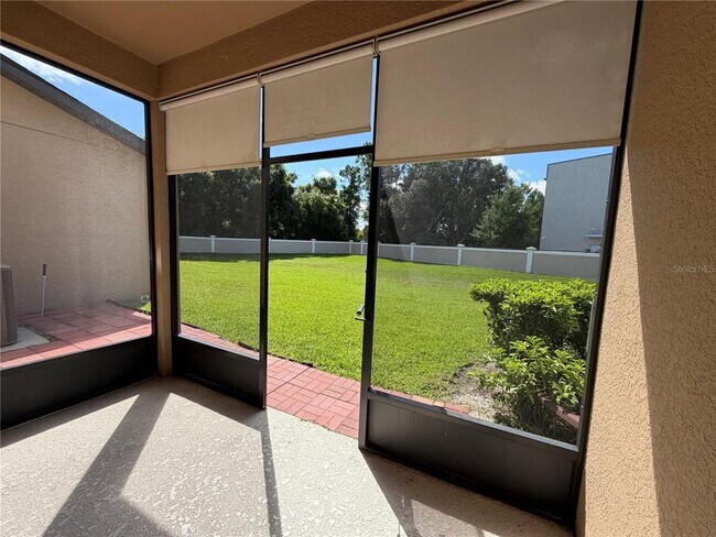 Building Photo - 2432 Seven Oaks Dr