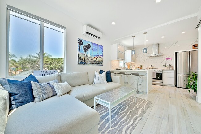 Building Photo - 732 Ventura Pl