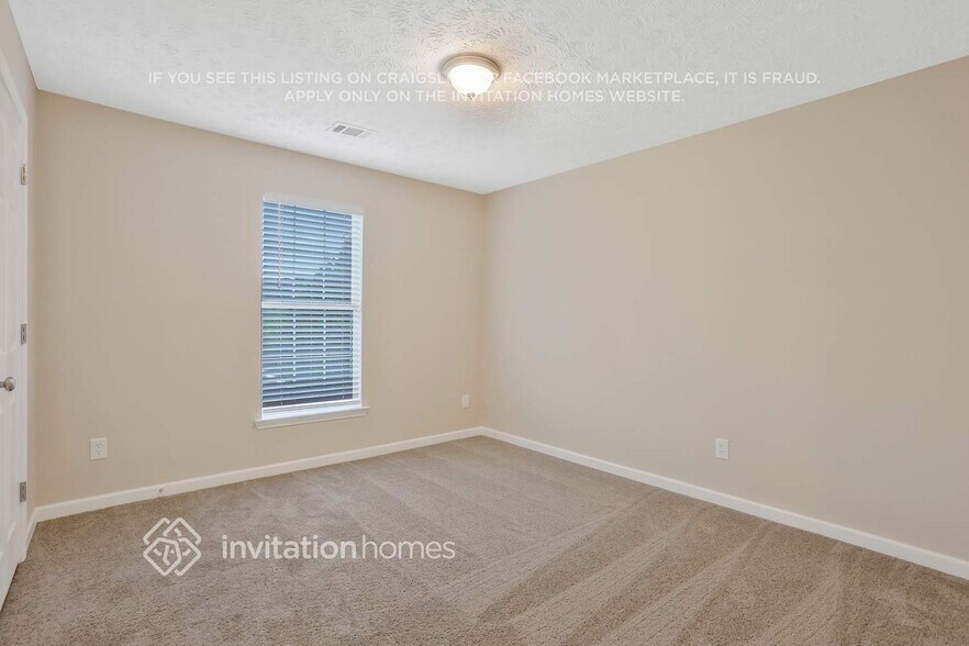 Building Photo - 5749 Cove Ln