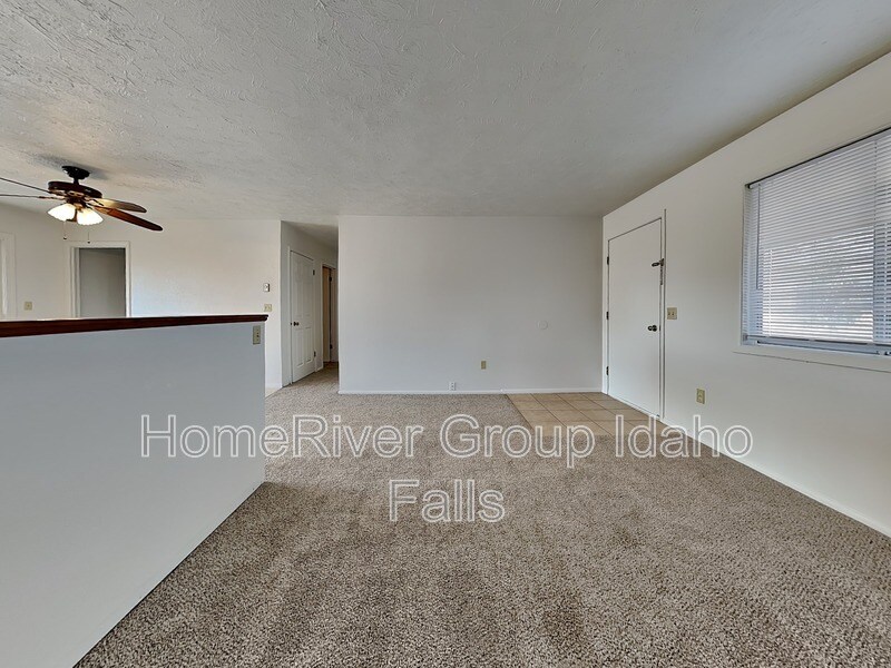 Building Photo - 380 Ladino Dr