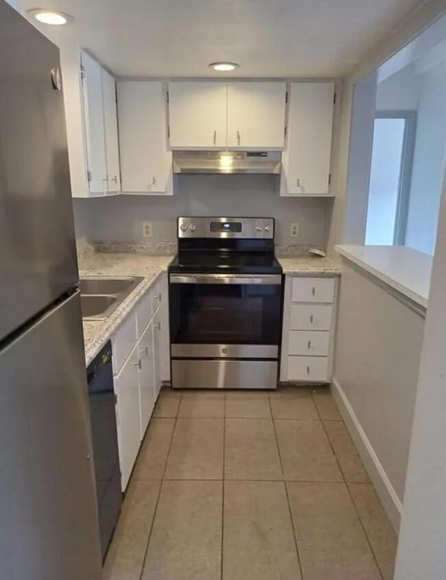 Building Photo - 9995 E Harvard Ave