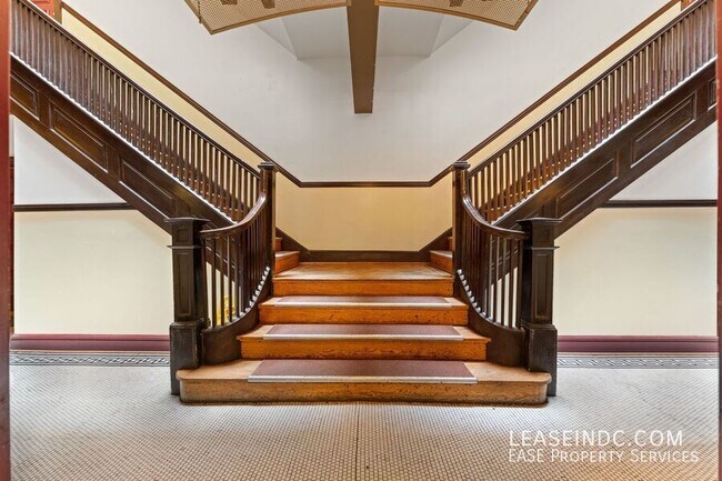 Building Photo - 1419 Clifton St NW
