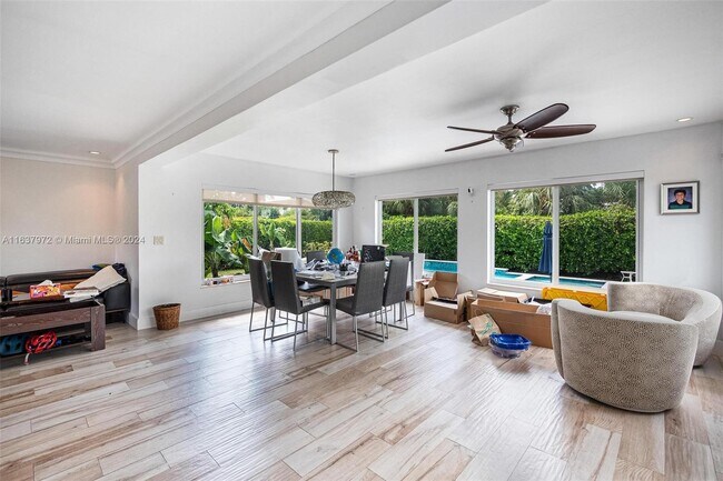 Building Photo - 1250 95th St