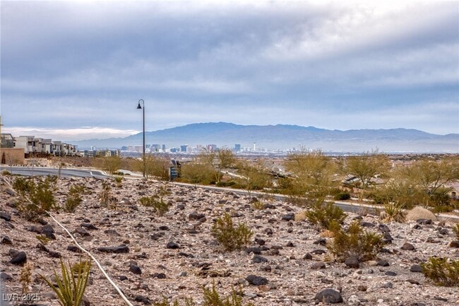 Building Photo - 2698 Frabiele St