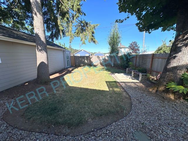 Building Photo - Charming 3-Bedroom Retreat in Estacada – Spacious 1,370 Sq Ft Haven!