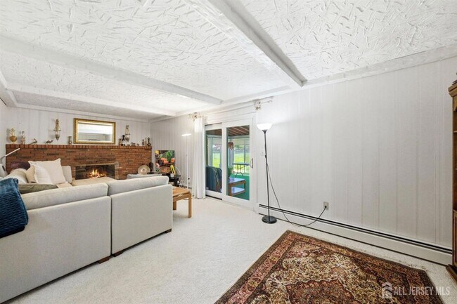 Building Photo - 34 Ventnor Dr