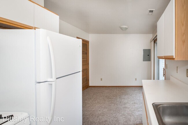 Building Photo - 2 br, 2 bath Apartment - 701 Fotis Drive