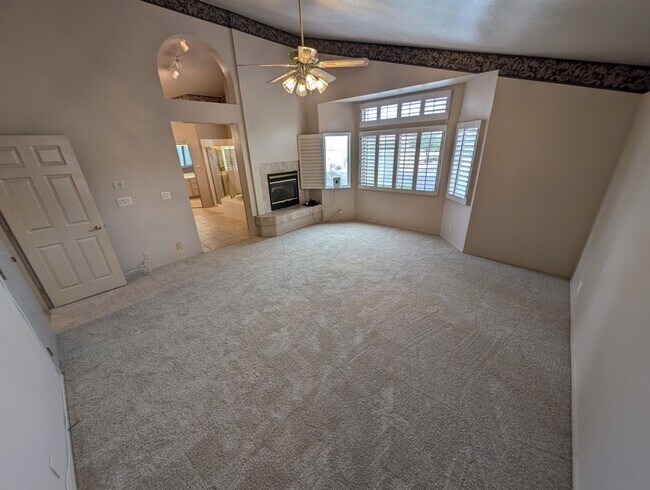 Building Photo - 2704 N Ontario Dr