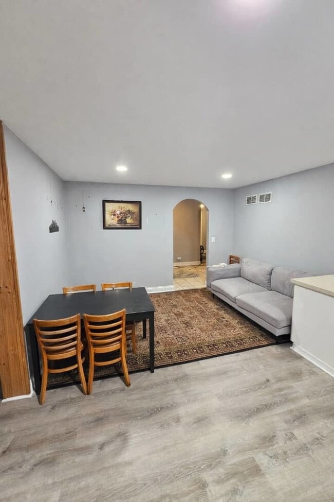 Building Photo - 770 Cordial Dr