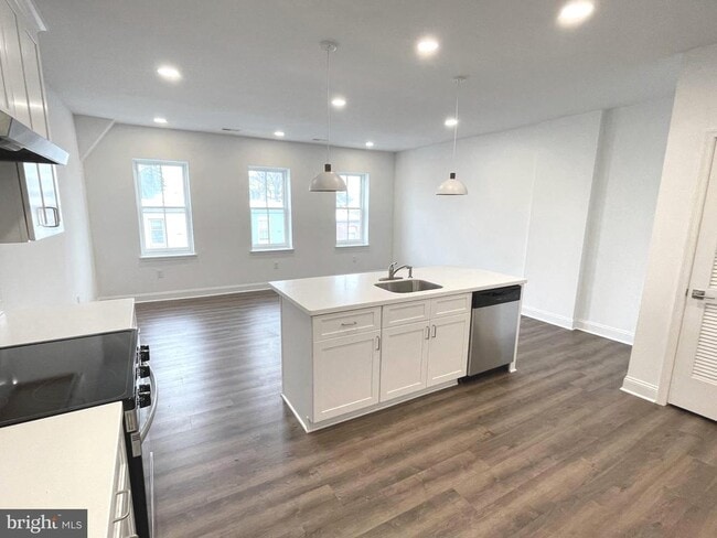 Building Photo - 26 S State St