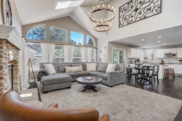 Building Photo - 15585 Timberside Ct