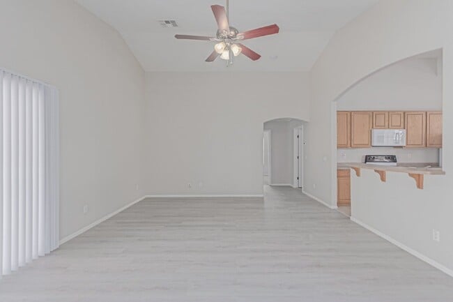 Building Photo - 11914 N 150th Ln