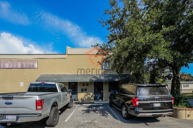 Building Photo - 1BR Furnished and All utilities included!