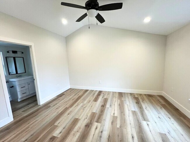 Building Photo - 9905 Coward Mill Rd