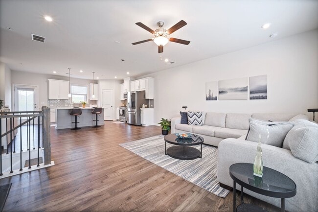 Building Photo - 1595 Ridgebrook Downs