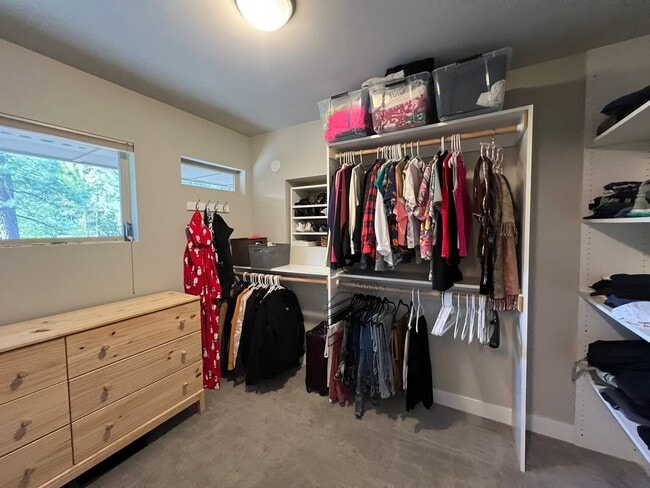 Building Photo - A Rare Offering in Bend’s Most Desirable A...
