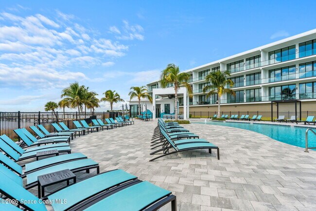 Building Photo - 225 Strand Dr