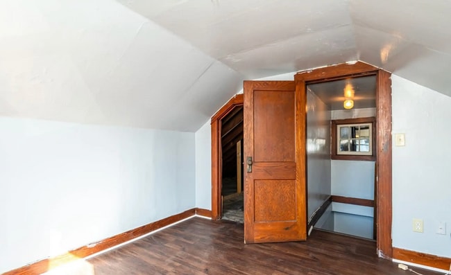 Building Photo - 44 S Harbine Ave