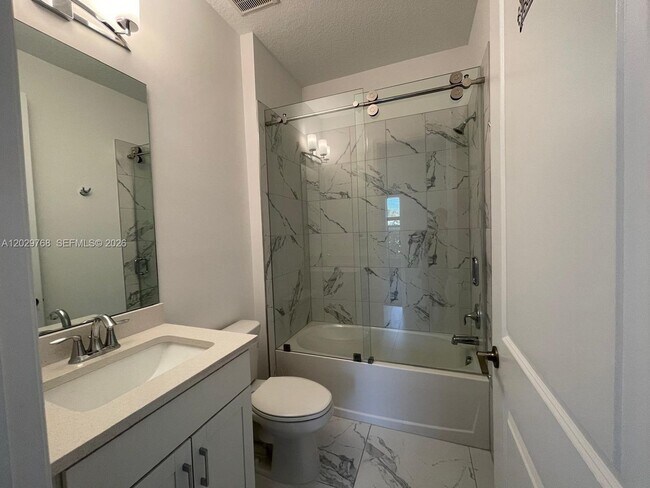 Building Photo - 3990 Pelicano Way