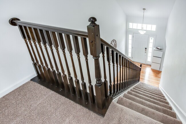 Building Photo - 1041 Autumn Crest Ln