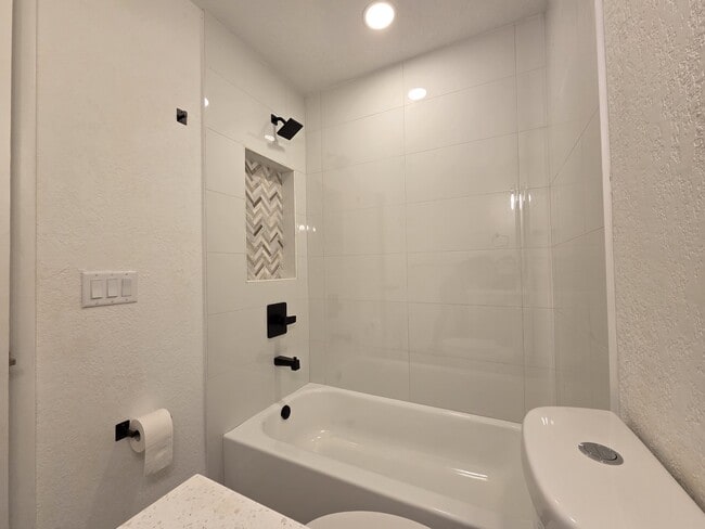 Building Photo - 2690 Coral Landings Blvd