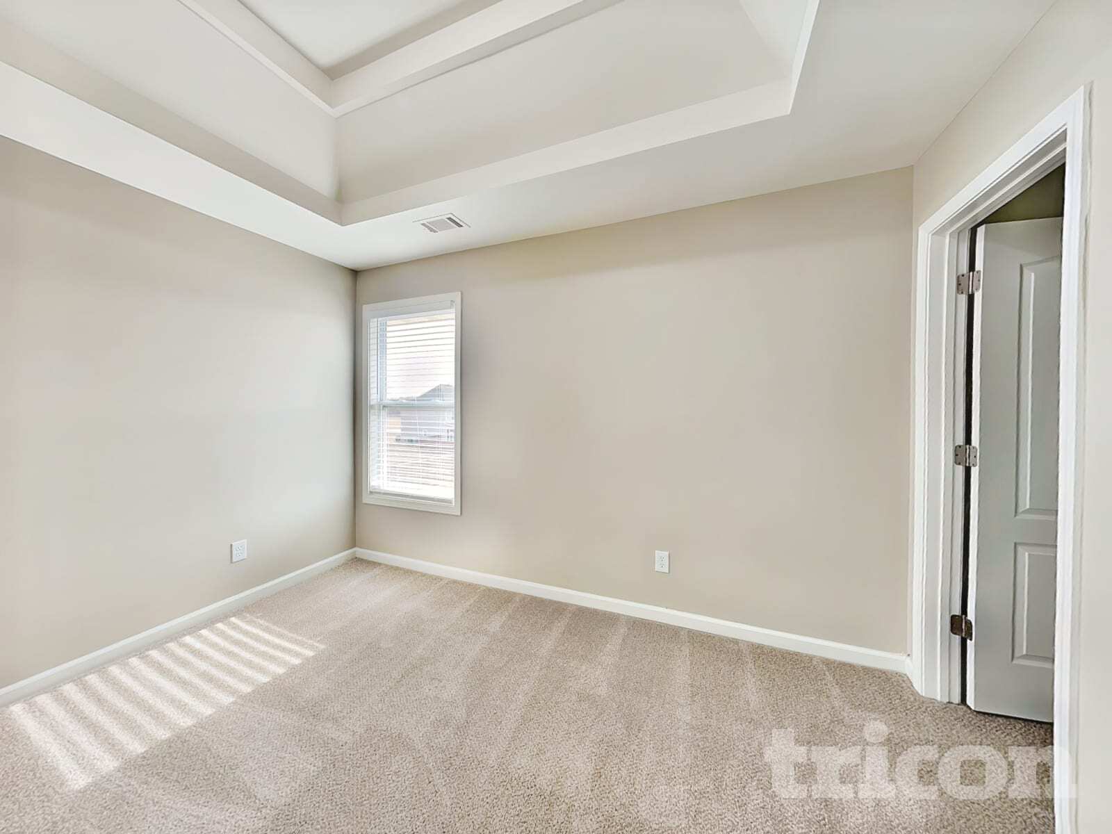 Building Photo - 905 Southfork Dr