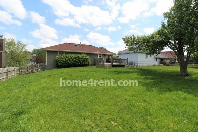 Building Photo - SS Appliances Fenced Yard Finished Basement