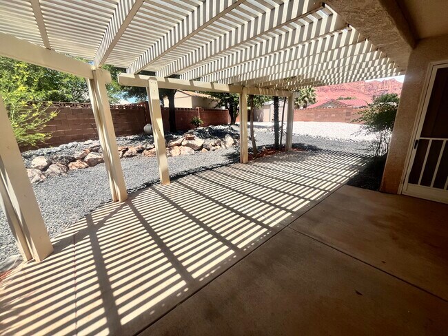 Building Photo - 119 E 710 S Cir
