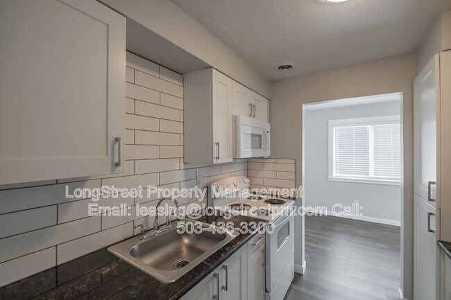 Building Photo - 205 6th Ave SE