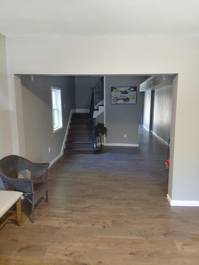 Building Photo - 537 N Mechanic St