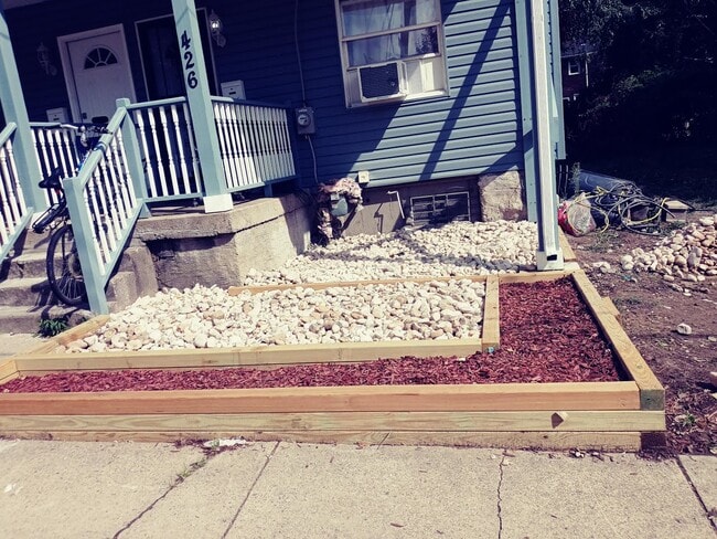 Building Photo - 426 Borland St