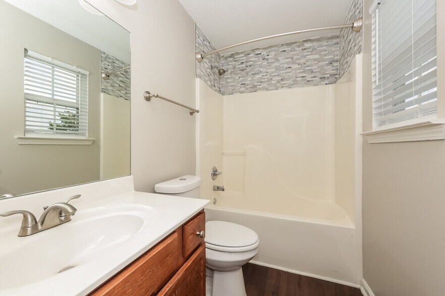 Building Photo - 1531 St Andrews Dr