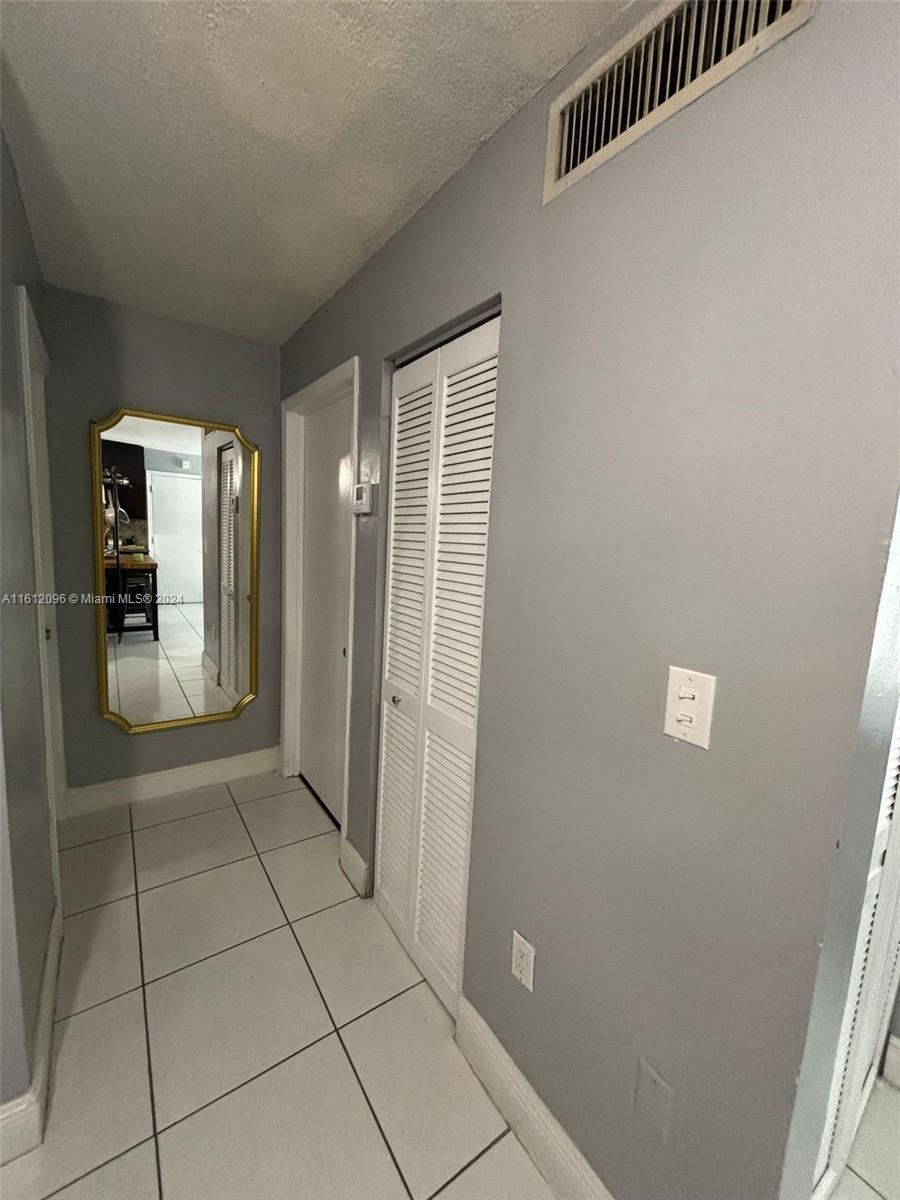 Building Photo - 7208 Fairway Dr