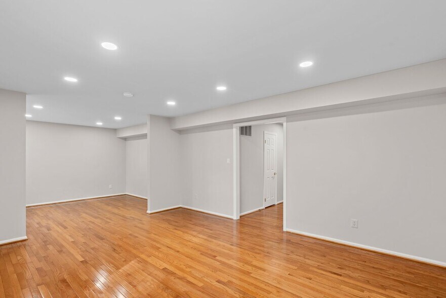 Building Photo - 12037 Stoneford Dr