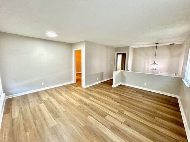 Building Photo - 2710 Scenic View Dr NW
