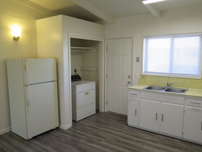 Building Photo - Ash Duplex