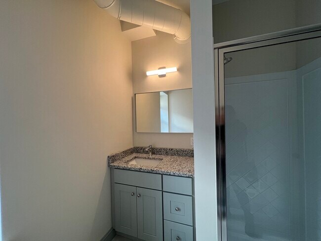 Building Photo - 160 Seabury St