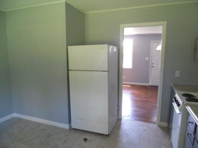 Building Photo - 2 BR 1 BA Duplex