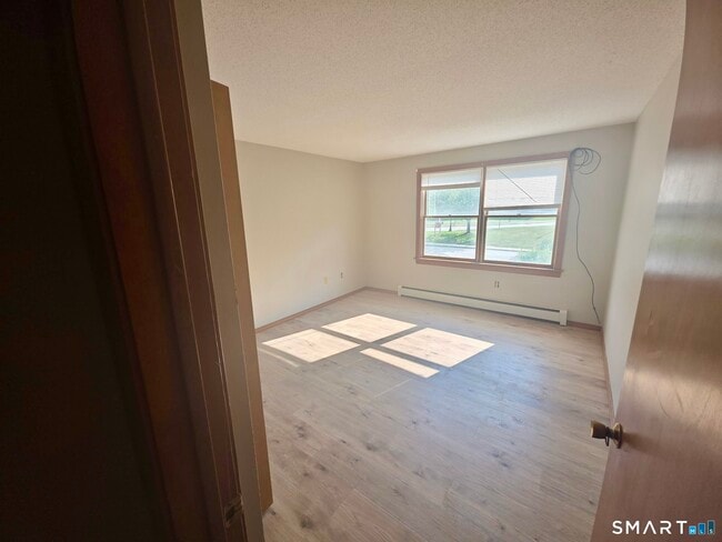 Building Photo - 14 Fairway Dr