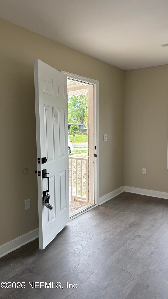 Building Photo - 5933 Jammes Rd