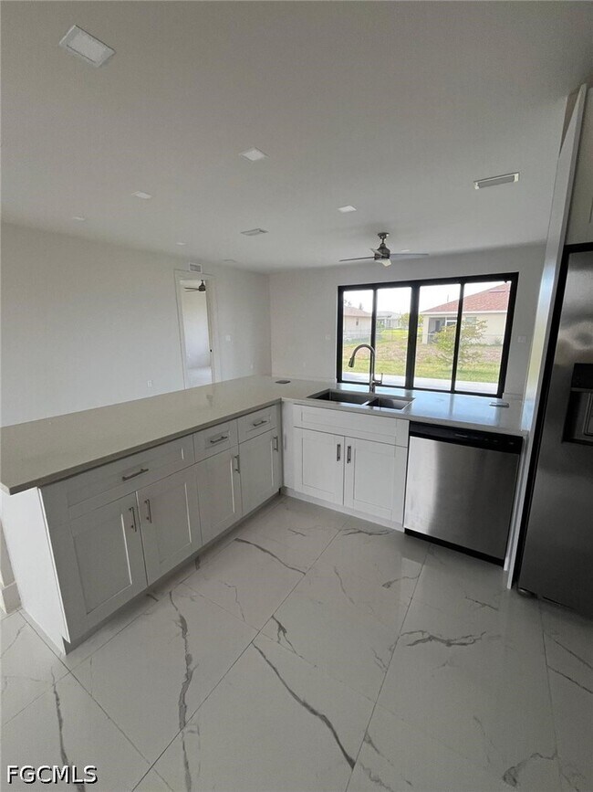 Building Photo - 1832 NW 22nd Pl