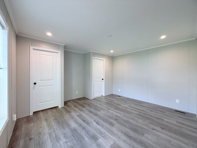 Building Photo - 29649 Cambridge Ct