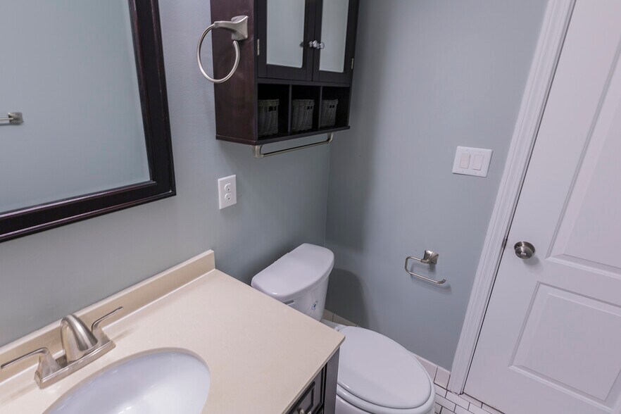 Building Photo - 3000 Golden Rd