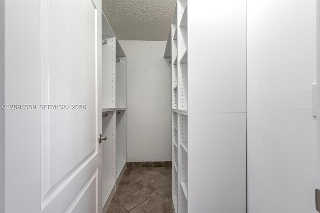 Building Photo - 2236 W 74th St