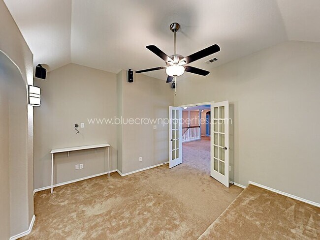 Building Photo - 901 Mesquite Dr