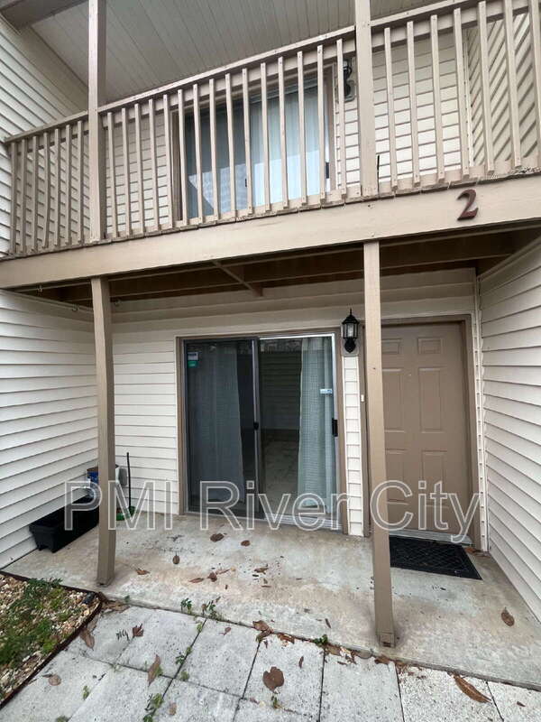 Building Photo - 2300 Twelve Oaks Dr