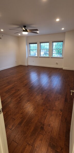 3rd Fl - Master Empty - 846 Northwestern Ave