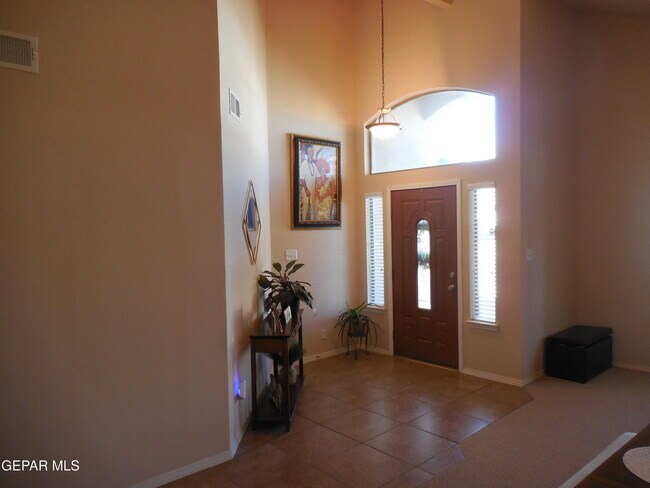 Building Photo - 12572 Paseo Lindo Dr